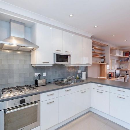 Beautiful 1 Bedroom Apartment In Victoria Londres Extérieur photo