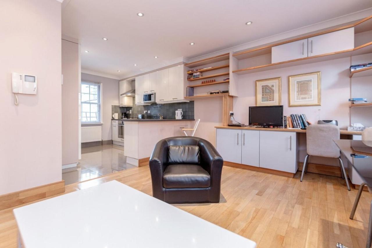 Beautiful 1 Bedroom Apartment In Victoria Londres Extérieur photo
