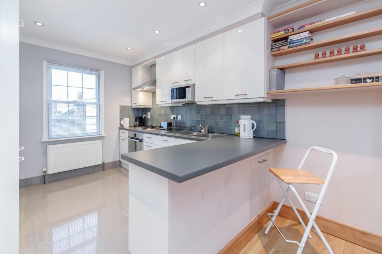 Beautiful 1 Bedroom Apartment In Victoria Londres Extérieur photo