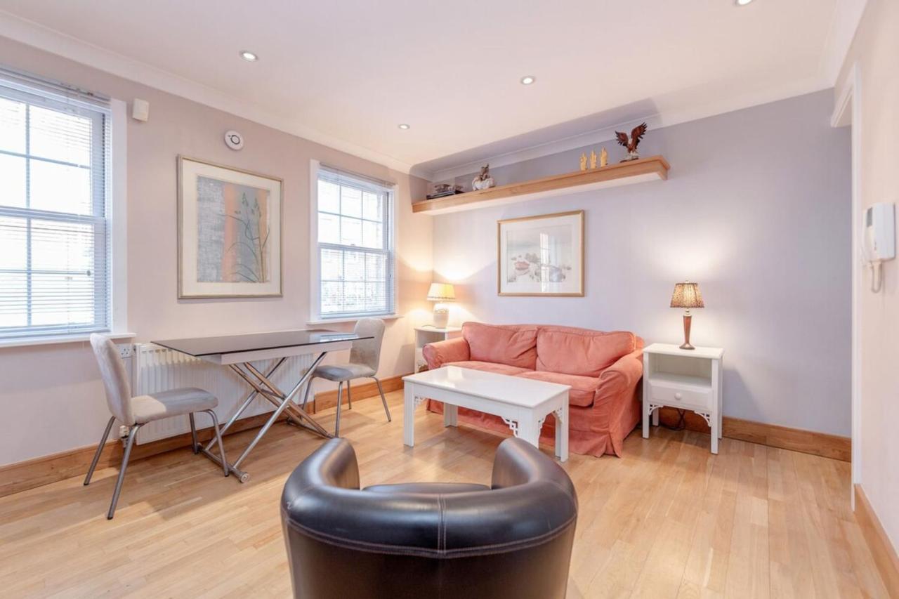 Beautiful 1 Bedroom Apartment In Victoria Londres Extérieur photo